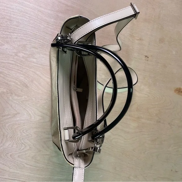 Italian Leather Luxurious Cromia handbag medium size winter white - Picture 9 of 9